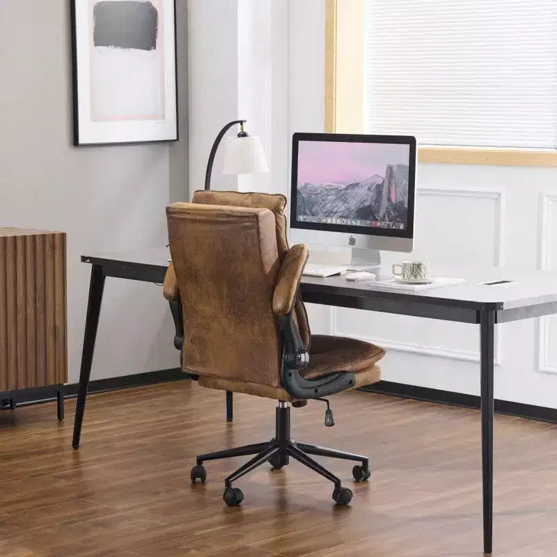 Fauteuil pivotant d'intérieur en similicuir noir avec dossier capitonné à clous et tirettes