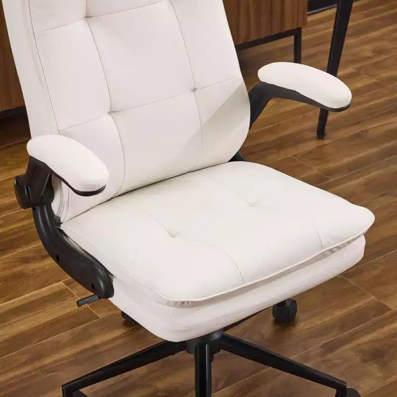 Fauteuil pivotant d'intérieur en similicuir noir avec dossier capitonné à clous et tirettes