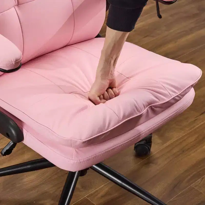 Fauteuil pivotant d'intérieur en similicuir noir avec dossier capitonné à clous et tirettes