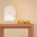 Miroir mural en bois, motif festonné en arc de cercle, blanc
