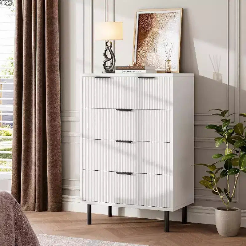 Commode Blanche à 5 Tiroirs Cannelés, Chiffonnier Moderne Haut avec Pieds en Métal pour Chambre à Coucher