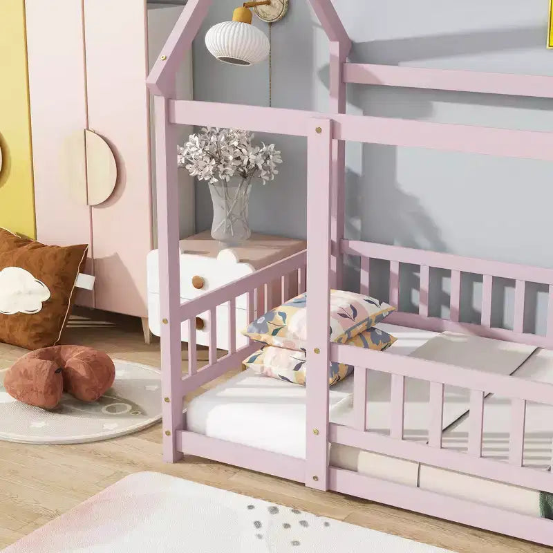 Lit en bois avec cadre de toit, rails de sécurité roses, pour chambre d'enfant
