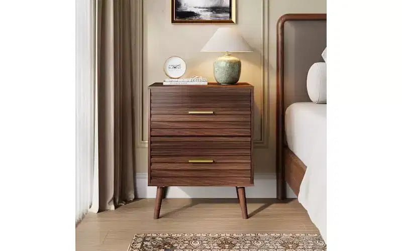 Table de chevet moderne du milieu du siècle, table de chevet en bois cannelé avec deux tiroirs